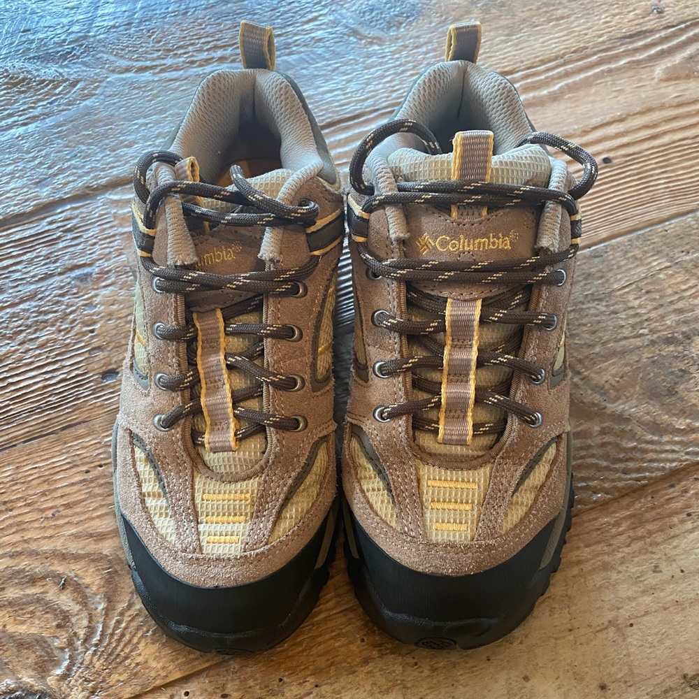 Columbia Dertoleaus Pass sportswear women’s sz 6